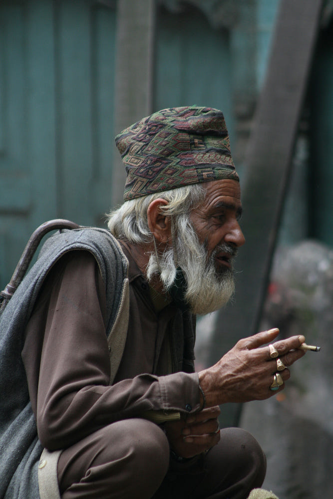 हिन्दू धर्म भारत को की नेपाल काे?